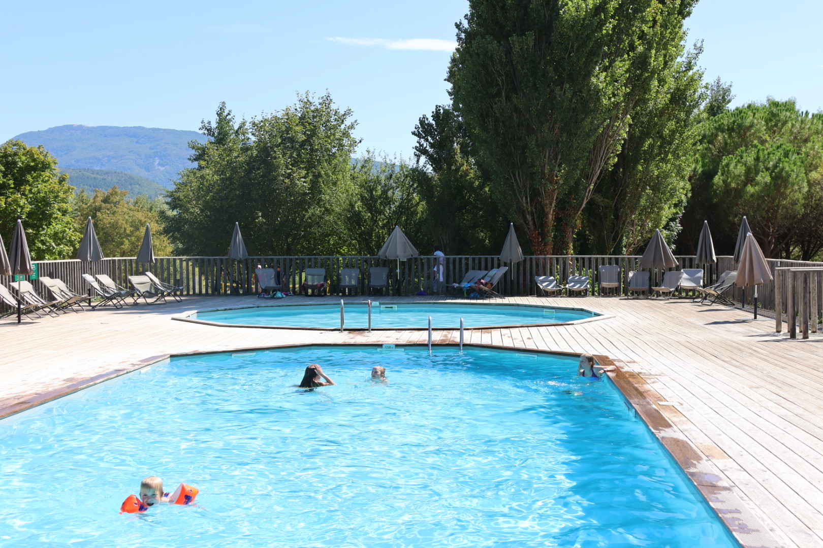 Été 2026 : la « coolcation », le prêt-à-séjourner et le naturisme redessinent les vacances en plein air